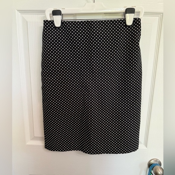 Philosophy Dresses & Skirts - Philosophy Straight Pencil Skirt Black And White Polka Dots Women’s Size 6 Knee